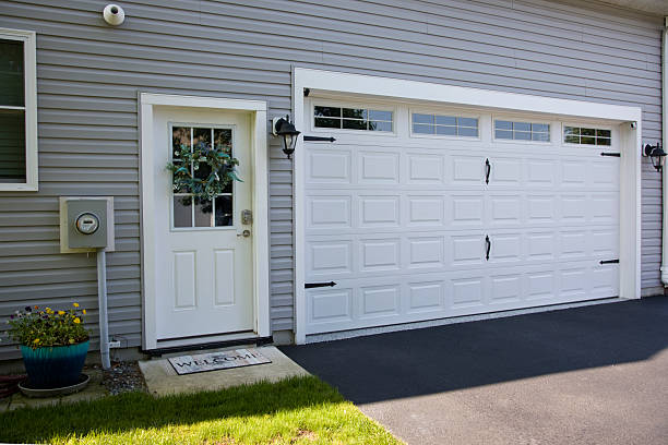 24/7 Emergency Garage Door Panel Replacement experts in Hillburn, NY
